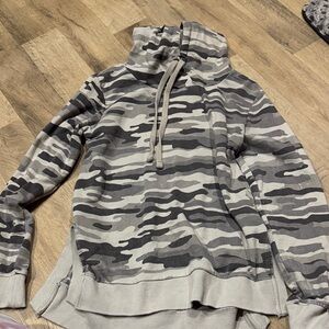 Wallflower Textured Knit Top